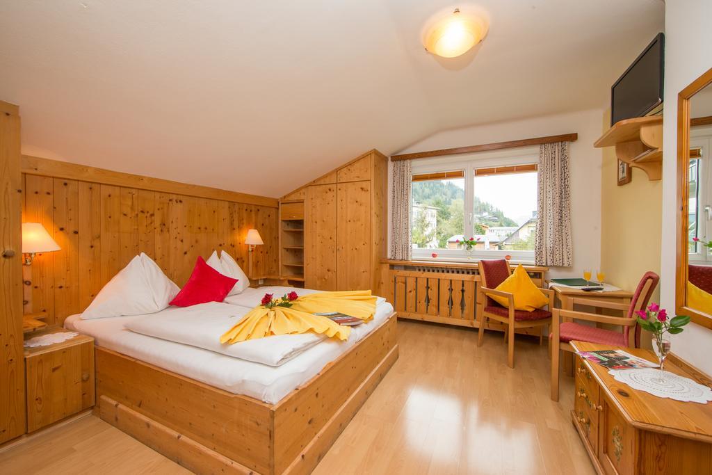 Hotel Pension Hubertus Zell am See Room photo